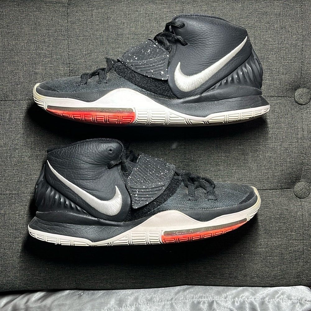 Nike Kyrie Mens US Size 8.5